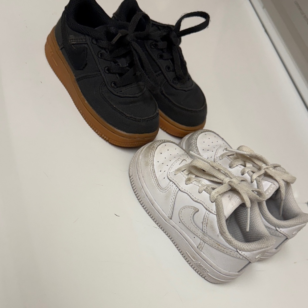 Nike Kids Black and White Sneakers with Brown Soles